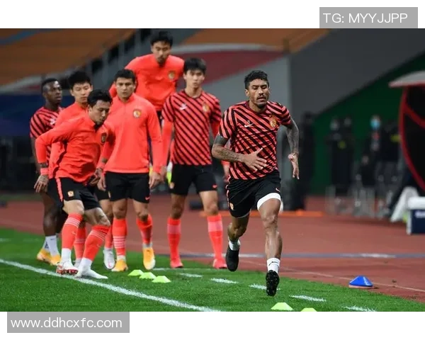 广州恒大队迎战北京球队全力争胜展现足球激情与实力对决